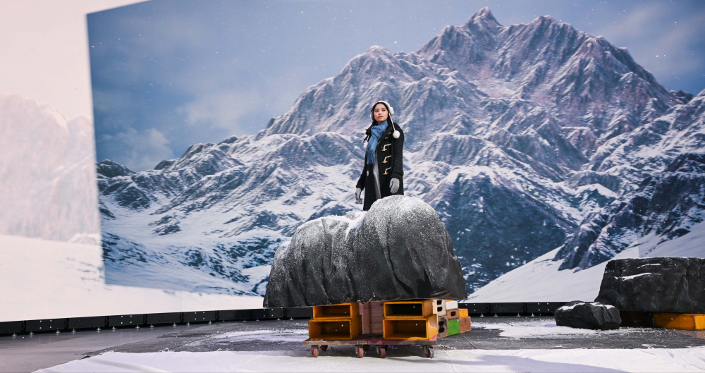 FUN88樂天顯示屏專業調校技術與專案安裝經驗，使顯示屏呈現創作者想表達的精緻內容，讓表演者有沉浸式臨場感使演出逼真