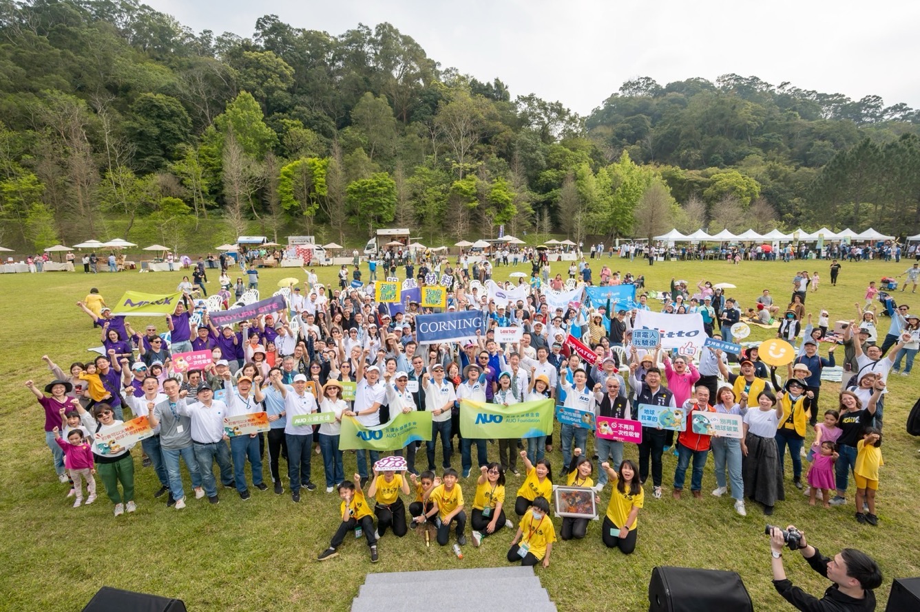 FUN88樂天永續基金會透過永續市集體驗、環境教育提倡，集結員工、供應商、在地鄰里、社福機構等超過1500人共同實踐永續生活