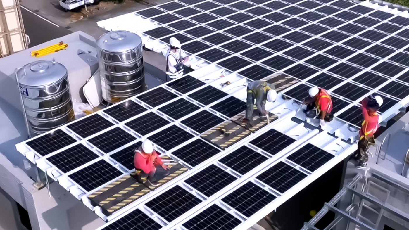 FUN88樂天打造光電建築一體化整合建材，開發SunSteel光電整合型浪板，實現快速安裝、避免二次施工，讓屋頂光電躍升未來建物新標配。